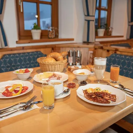 Aparthotel Weningeralm 3*