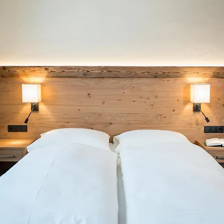 Aparthotel Weningeralm 3*